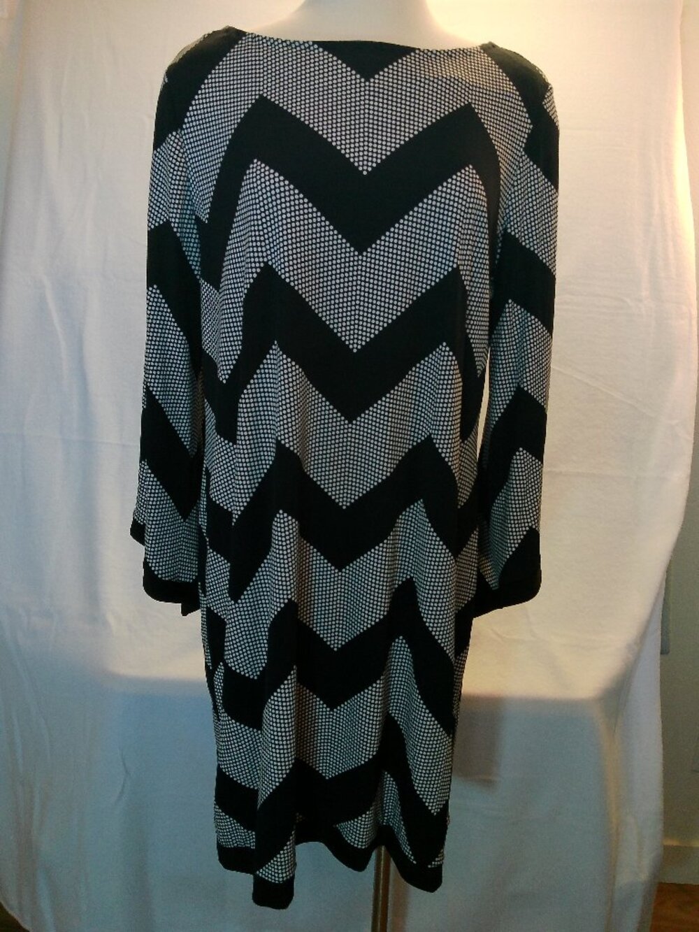 Dress Chevron Black White Long Sleeve Emma & Michele Size 16